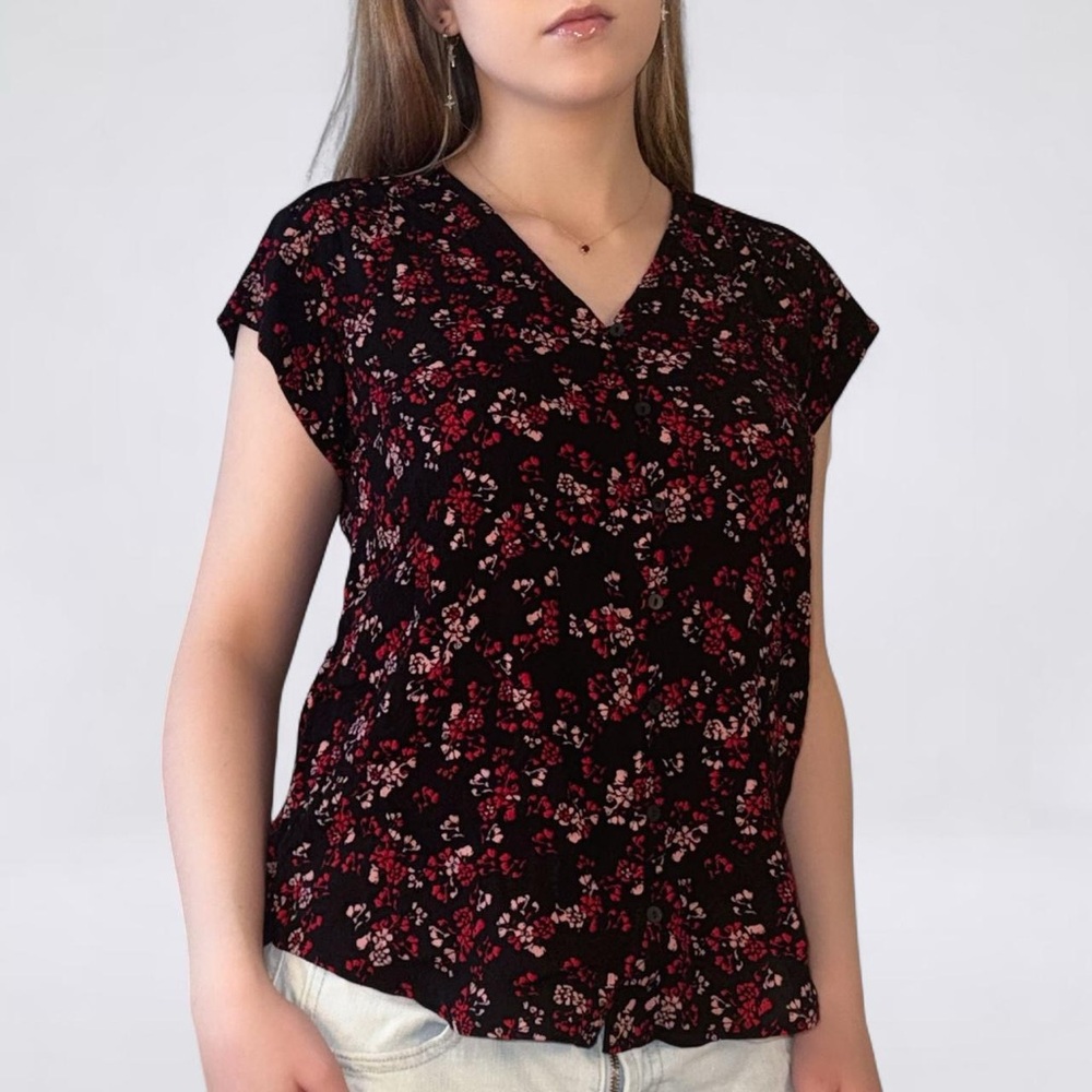 Liz Claiborne Black and Red Floral Blouse